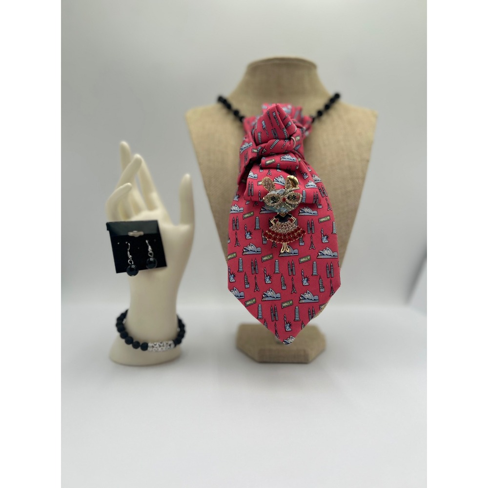 Vineyard Vines Silk Tie Statement Necklace Set Rhinestone Bunny Brooch Pink City